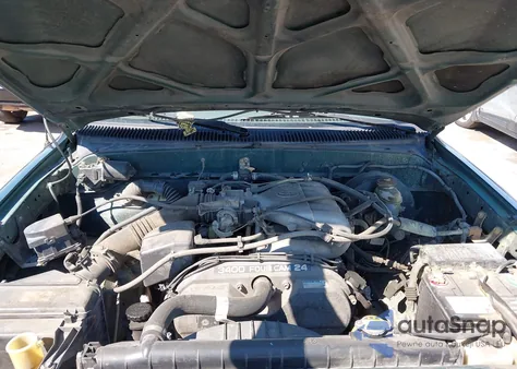 2002 Toyota Tacoma Prerunner V6 из США, поврежденный, VIN 5TEGN92NX2Z083159